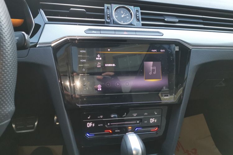 大众 迈腾 2023款 200万辆纪念版 330TSI DSG领先型中控内饰16