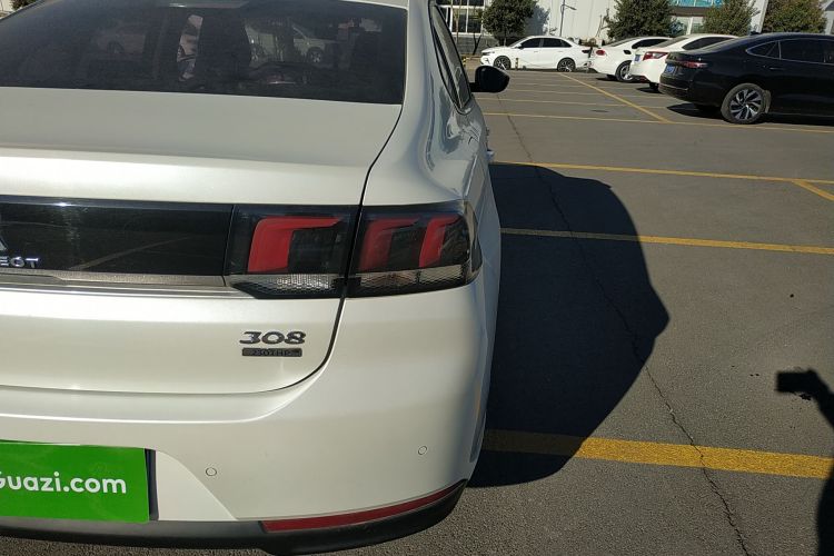 标致308 2019款 230THP 自动豪华版 国VI车身外观9