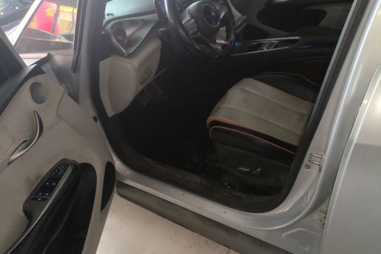 比亚迪 海豚 2021款 405km 时尚版中控内饰7003