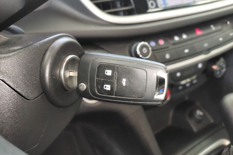 别克 英朗 2021款 改款 典范 1.5L 自动精英型中控内饰11