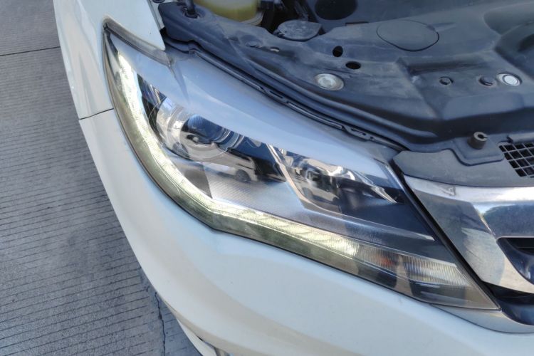 比亚迪S7 2015款 1.5T 手动尊贵型车身外观8