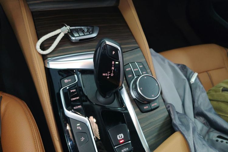 宝马6系GT 2019款 630i 豪华设计套装中控内饰18