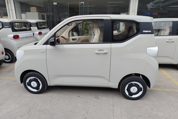 五菱汽车 宏光MINIEV 2024款 第三代 215km 青春版车身外观6003