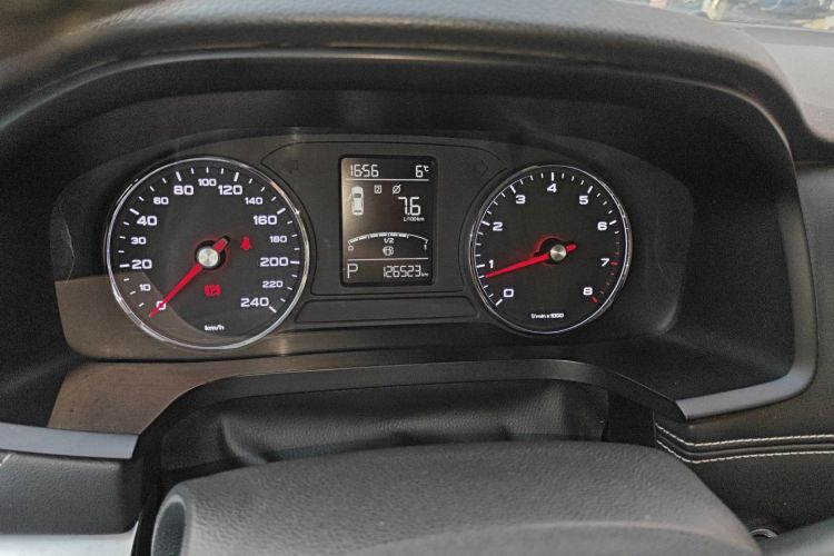 荣威i6 2018款 20T 自动互联网智享版中控内饰15