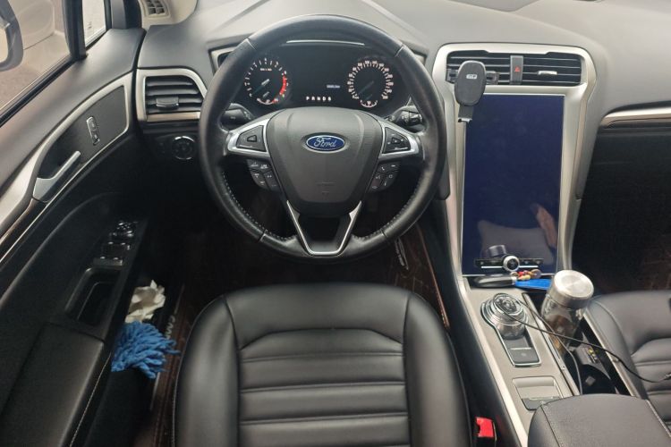 福特 蒙迪欧 2020款 EcoBoost 180 时尚型中控内饰13
