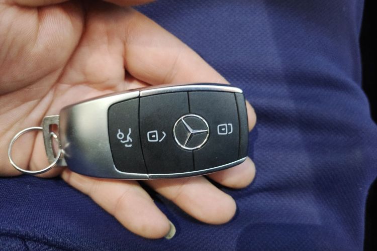 奔驰C级 2020款 C 200 L 时尚型运动版中控内饰11