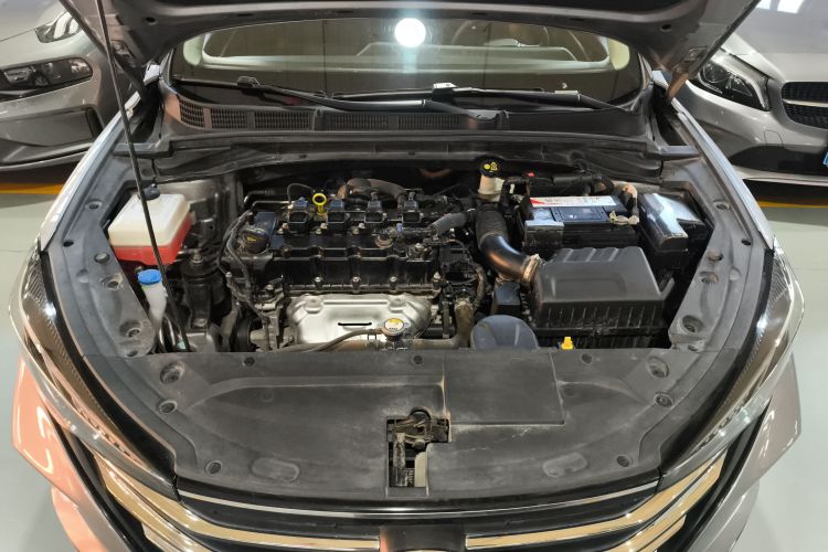 长安 逸动 2020款 PLUS 1.6L GDI 手动精英型机舱底盘24