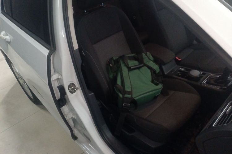 大众 高尔夫 2019款 1.6L 自动时尚型 国V局部细节41