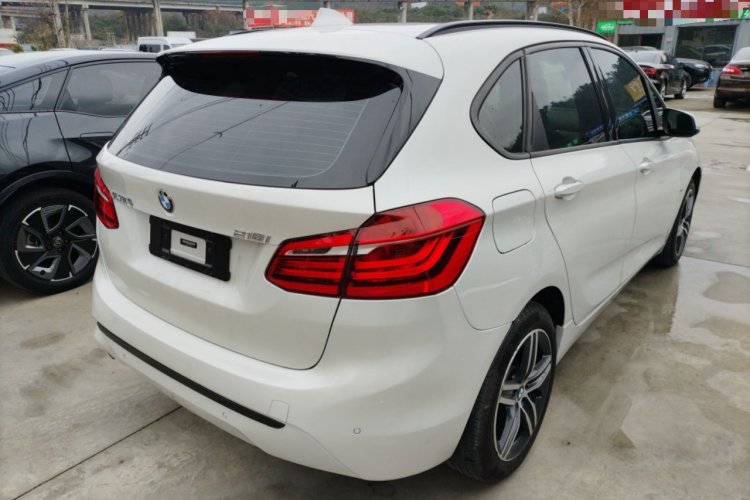 宝马2系旅行车 2016款 218i 运动设计套装车身外观6005