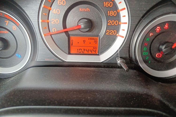 本田 锋范经典 2008款 1.5L 自动精英版中控内饰15