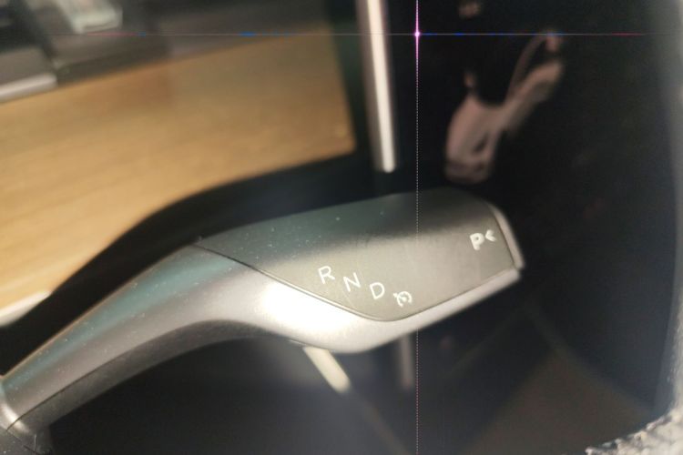 特斯拉 Model 3 2020款 长续航后轮驱动版中控内饰18