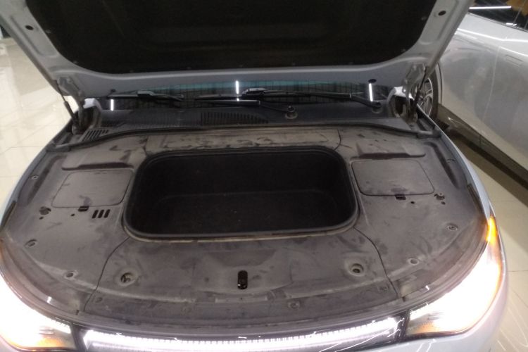 零跑汽车 零跑C01 2022款 后驱长续航版机舱底盘24