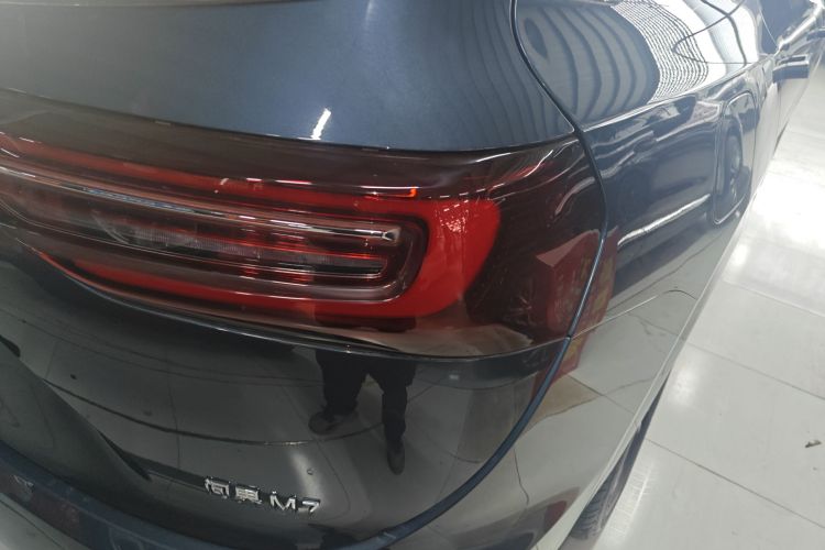 鸿蒙智行 问界M7 2024款 1.5T 智驾四驱Ultra版 5座车身外观9