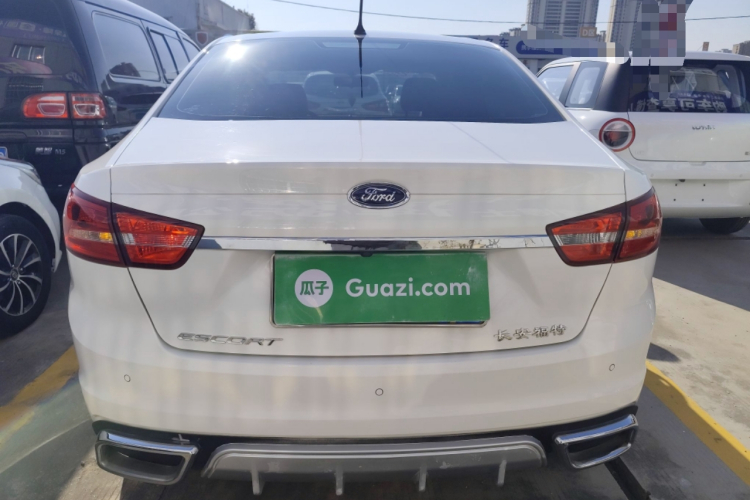 福特 福睿斯 2017款 幸福版 1.5L 自动时尚型车身外观6