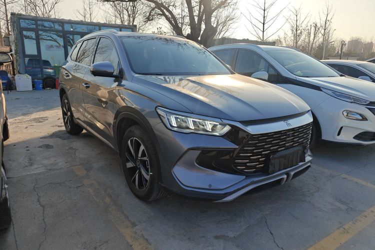 比亚迪 宋Pro新能源 2024款 荣耀版 DM-i 71KM领航型车身外观3