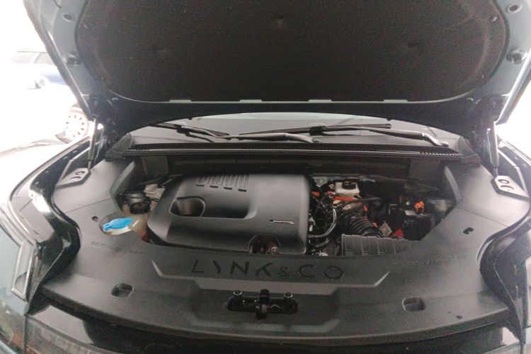 领克08 EM-P 2025款 220km 四驱性能Halo局部细节24