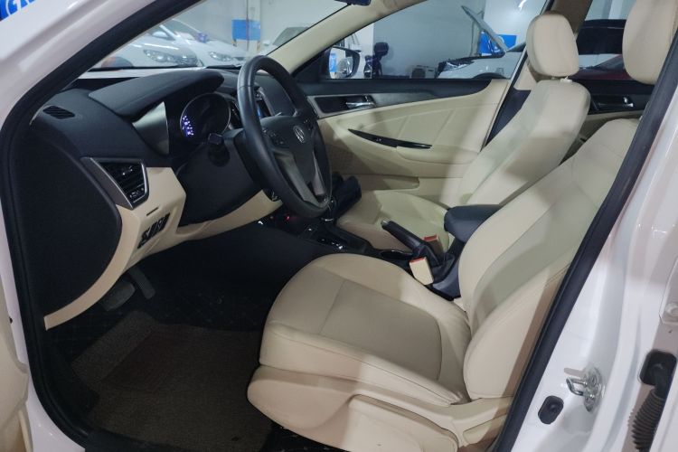 长安 逸动 2016款 1.6L 自动风尚型中控内饰19