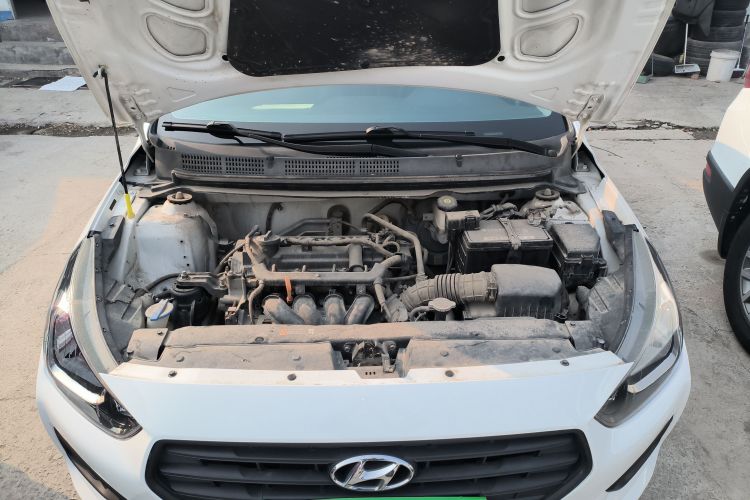 现代 瑞纳 2020款 1.4L 手动GL焕新版机舱底盘24