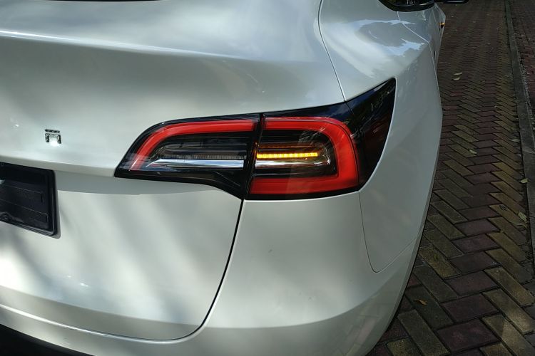 特斯拉 Model Y 2022款 改款 后轮驱动版车身外观6006