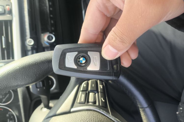 宝马3系GT 2016款 320i 时尚型中控内饰11