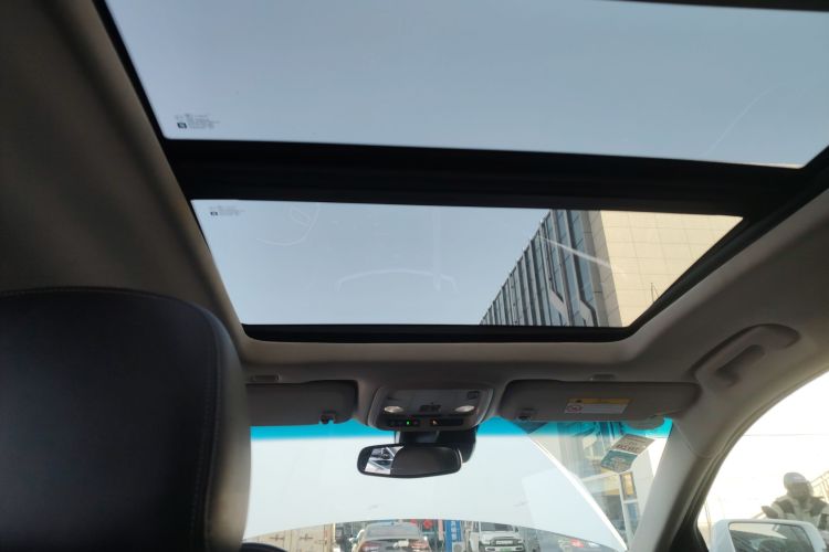 凯迪拉克XTS 2018款 28T 豪华型中控内饰22