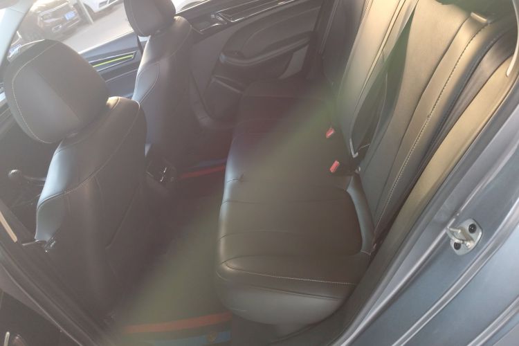 荣威i5 2021款 1.5L 手动钻石版中控内饰21