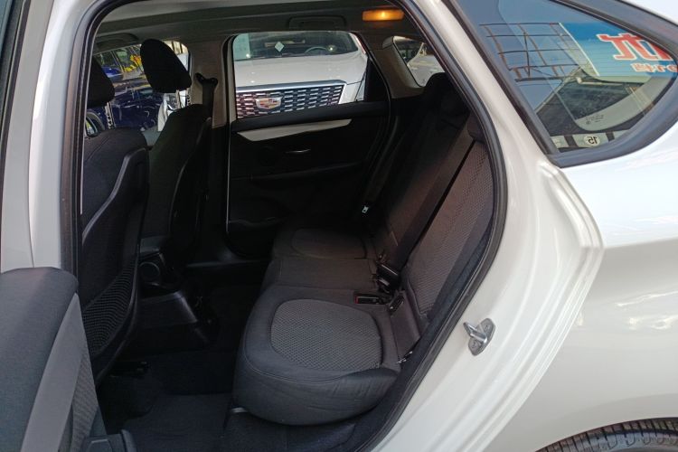 宝马2系多功能旅行车 2015款 218i 领先型中控内饰21