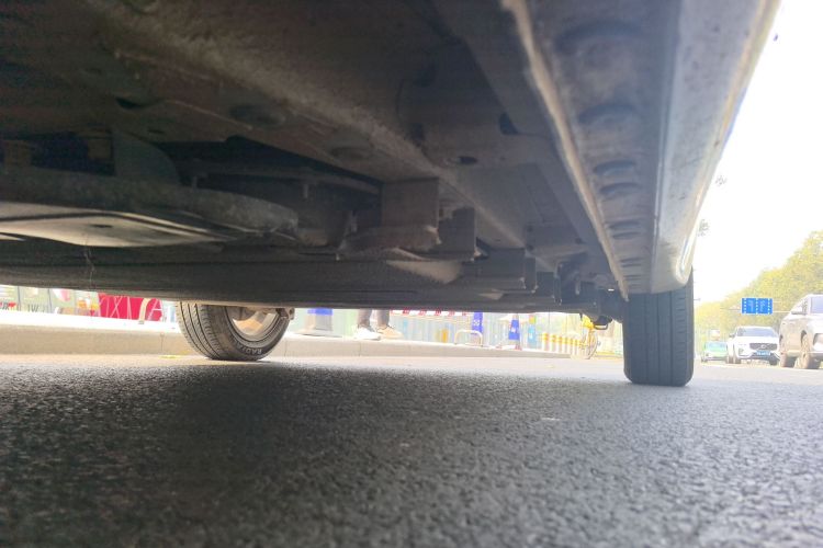 长安欧尚 奔奔E-Star 2022款 清心版 多彩款 三元锂局部细节9004