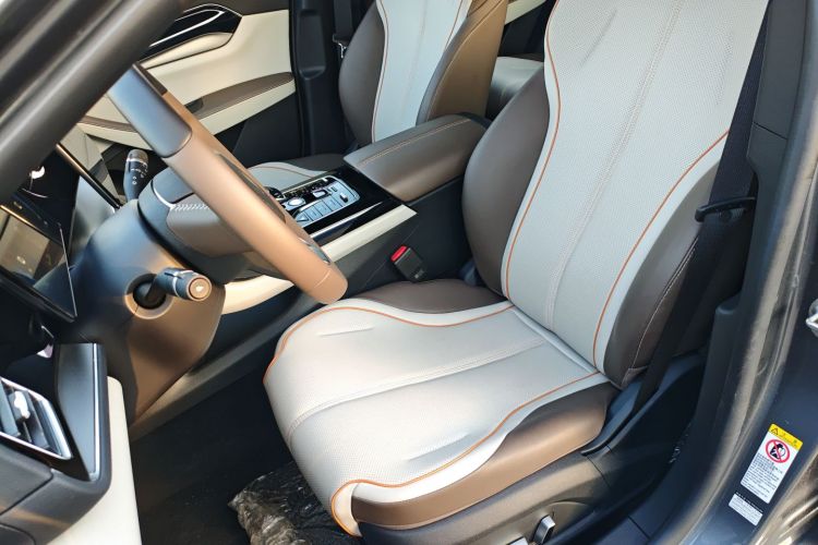 比亚迪 秦PLUS 2024款  荣耀版 DM-i 120KM超越型局部细节19