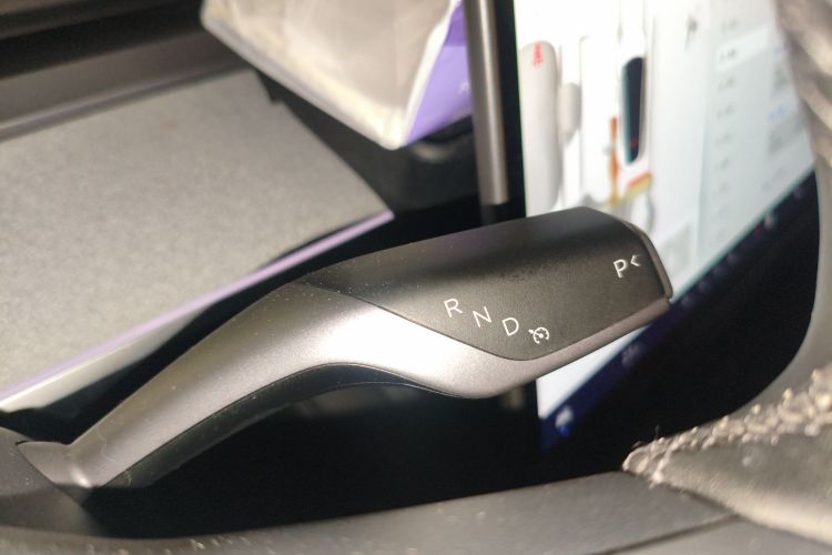 特斯拉 Model Y 2024款 后轮驱动版中控内饰18