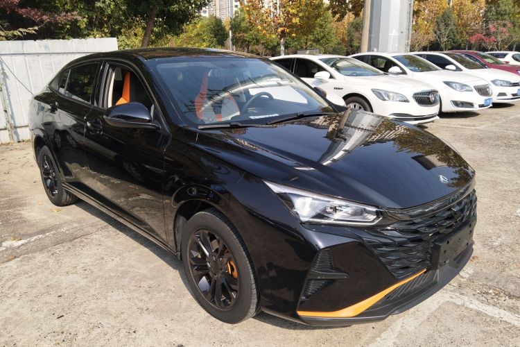 东风风神 奕炫 2023款 1.5L 自动荣耀版车身外观3