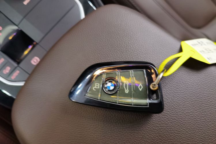 宝马X3 2022款 xDrive30i 领先型 M曜夜套装中控内饰11