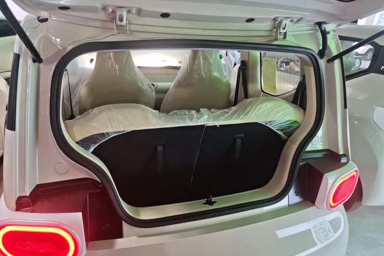 五菱汽车 宏光MINIEV 2024款 第三代 215km 青春版机舱底盘23