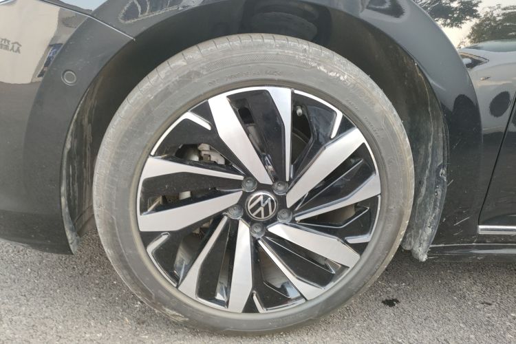 大众 帕萨特 2025款 出众款 380TSI 龙耀版车身外观6007