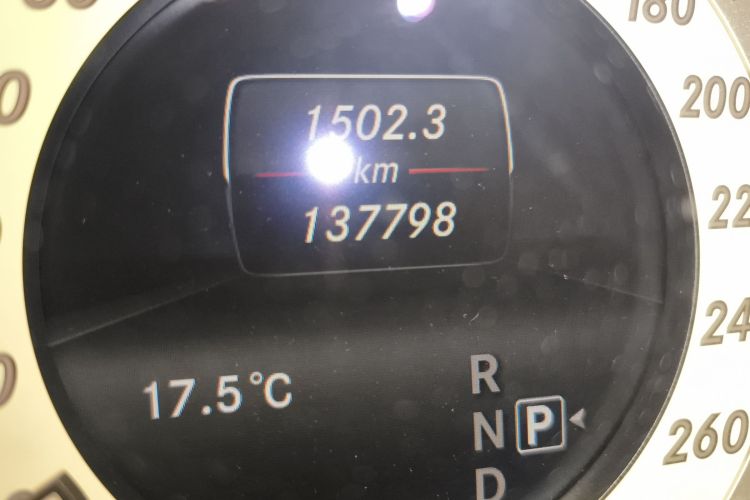 奔驰E级 2015款 改款 E 180 L 运动型中控内饰15