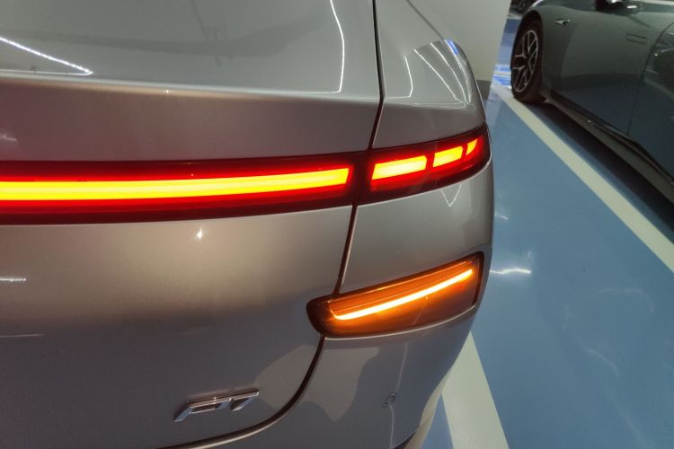 小鹏P7 2020款 670N车身外观6001