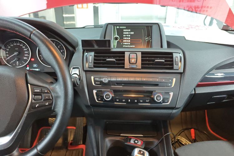 宝马1系(进口) 2013款 改款 118i 运动型局部细节16