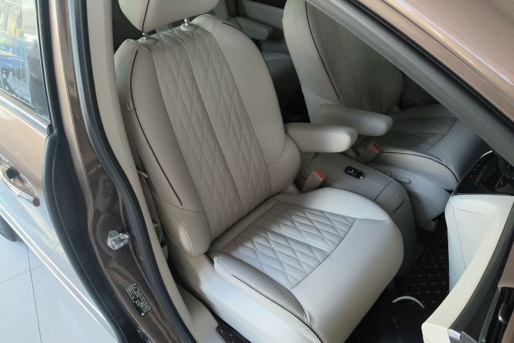 别克GL8 2021款 陆上公务舱 652T 尊贵型局部细节41