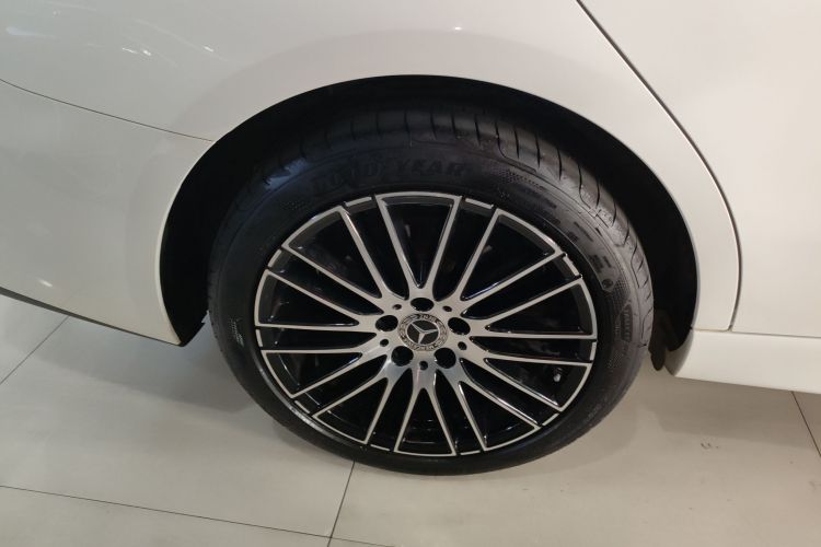 奔驰C级 2023款 改款 C 260 L 运动版车身外观6008