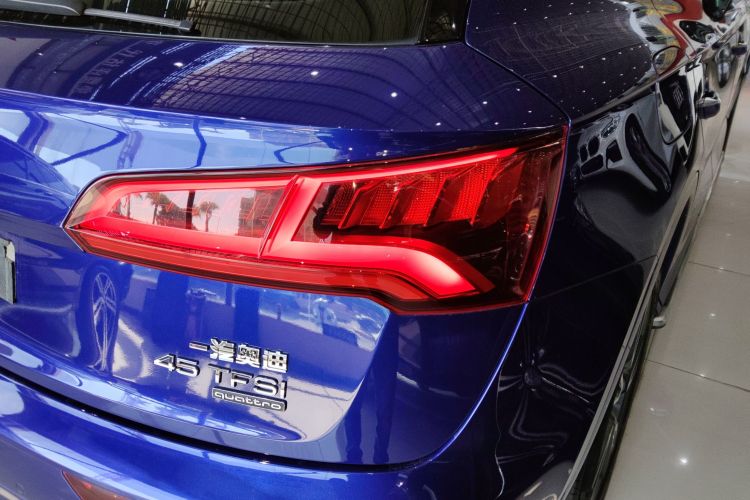 奥迪Q5L 2018款 45 TFSI 尊享时尚型 国V车身外观9
