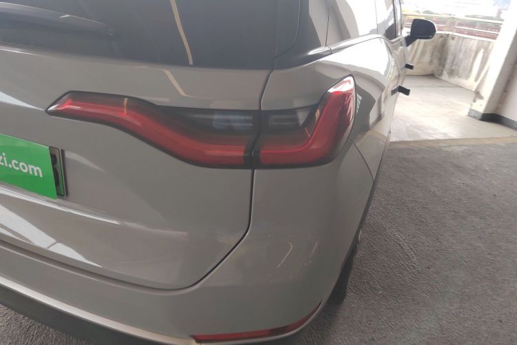 蔚来ES8 2020款 580KM 签名版 六座版车身外观9