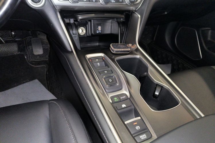 本田 雅阁 2018款 锐·混动 2.0L 锐智版 国VI中控内饰18