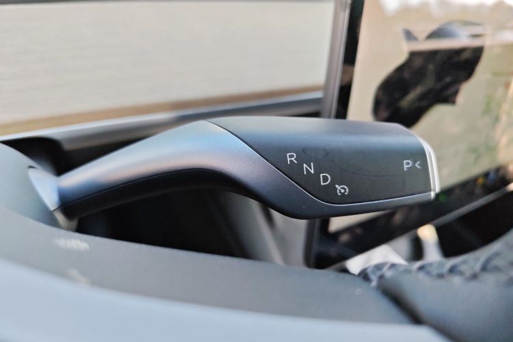 特斯拉 Model Y 2021款 标准续航后驱版中控内饰18