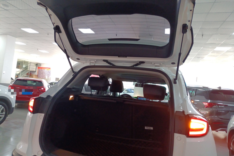 江汽集团 瑞风S4 2019款 1.6L 手动超越型机舱底盘23