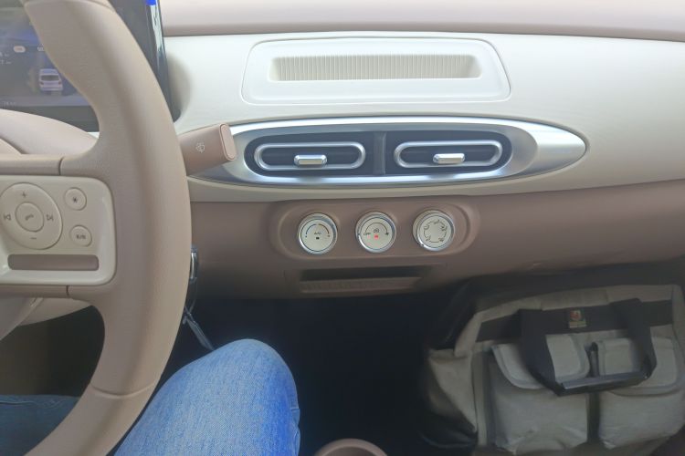 五菱汽车 宏光MINIEV 2025款 四门版 进阶款中控内饰16