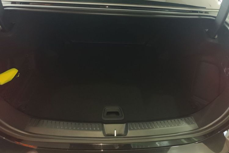 奔驰E级 2024款 E 300 L 时尚运动型局部细节23