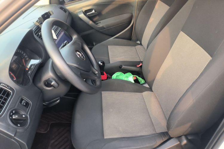 大众 Polo 2016款 1.4L 手动风尚型中控内饰19