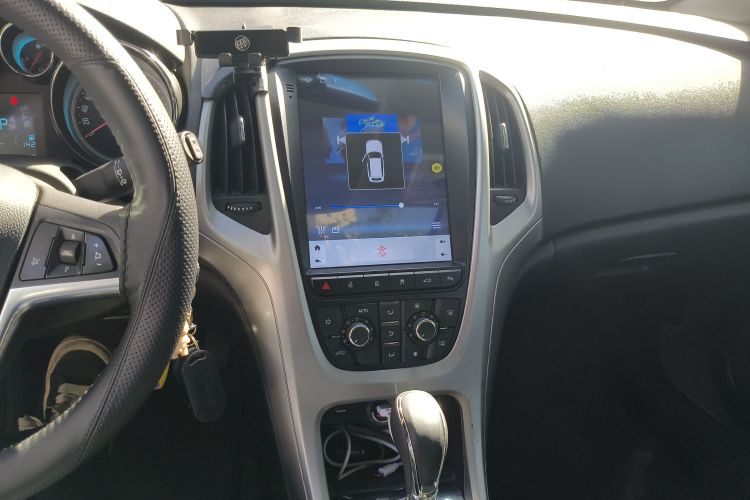 别克 英朗 2014款 XT 1.6L 自动时尚版中控内饰16