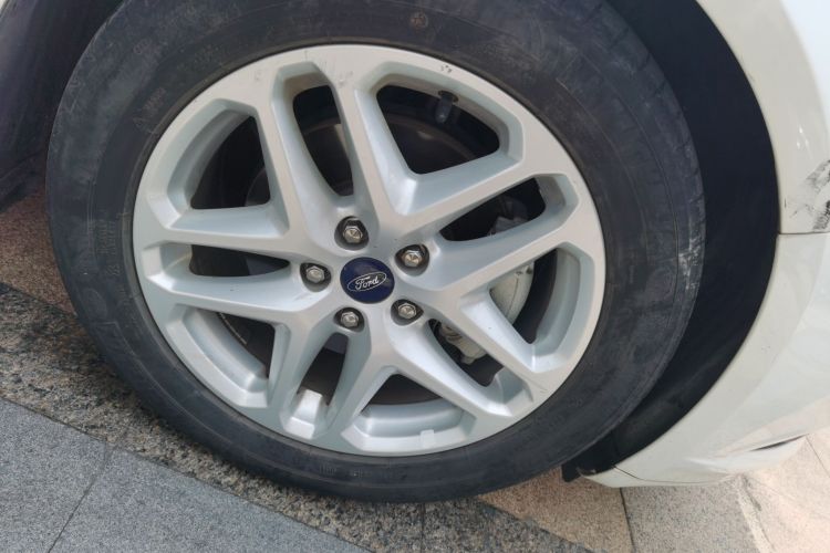 福特 蒙迪欧 2013款 1.5L GTDi180时尚型车身外观10