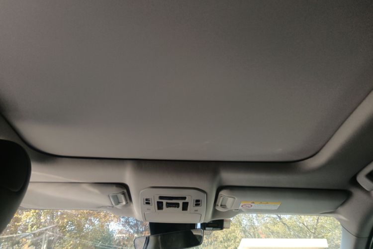 丰田 汉兰达 2024款 2.5L智能电混双擎四驱尊贵版 7座中控内饰22